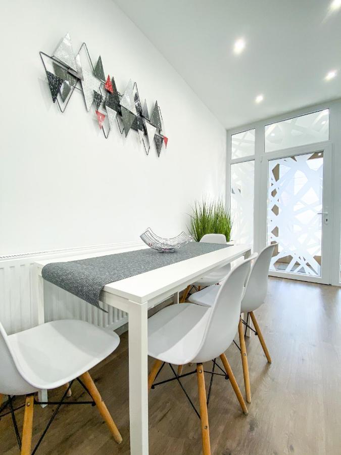 Foter Apartman Ii. Villany Luaran gambar