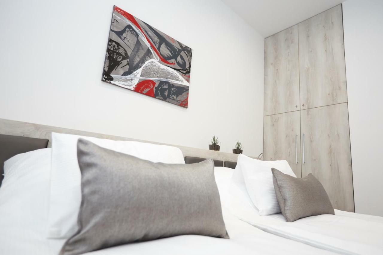 Foter Apartman Ii. Villany Luaran gambar