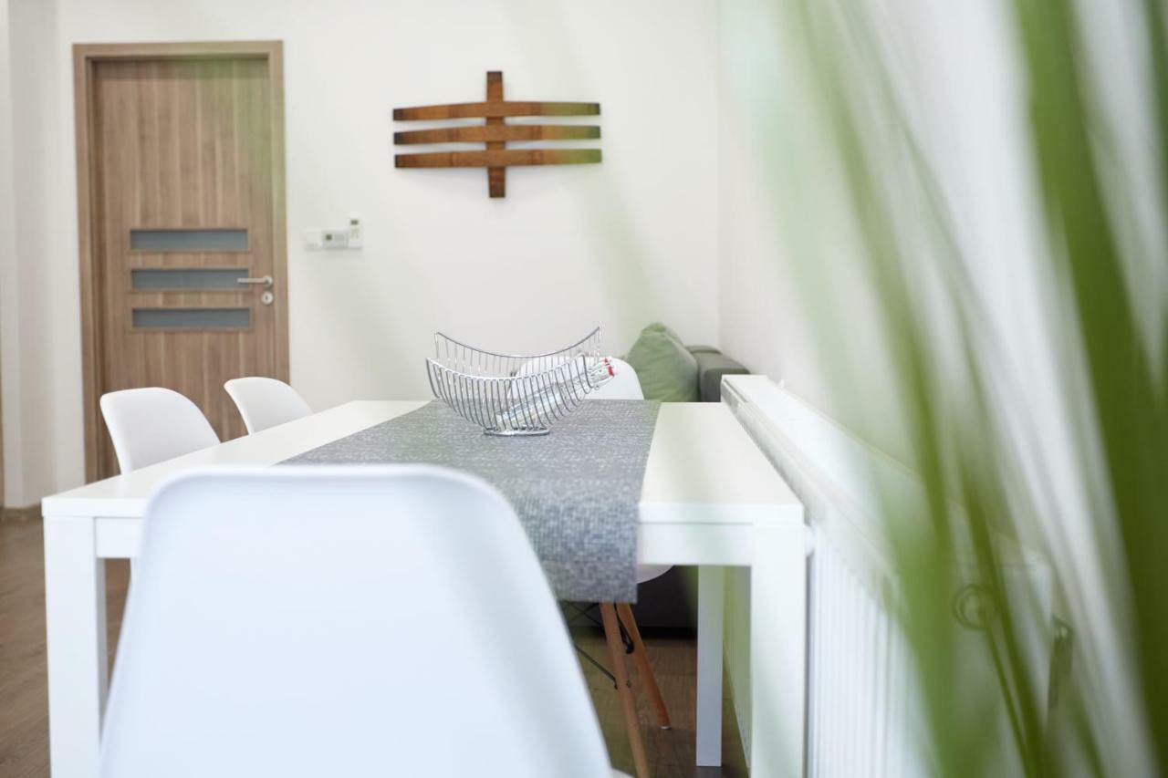 Foter Apartman Ii. Villany Luaran gambar