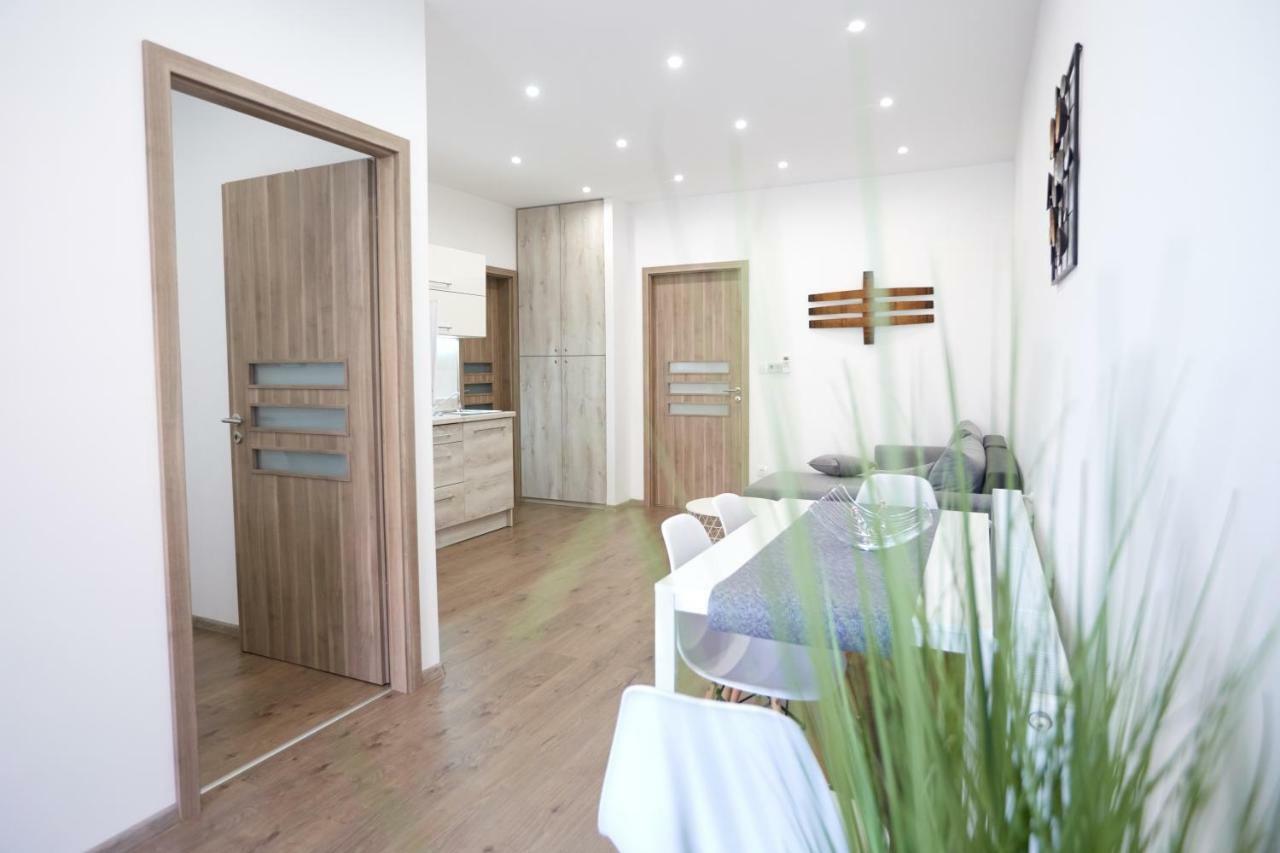 Foter Apartman Ii. Villany Luaran gambar
