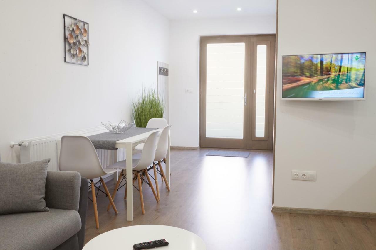 Foter Apartman Ii. Villany Luaran gambar