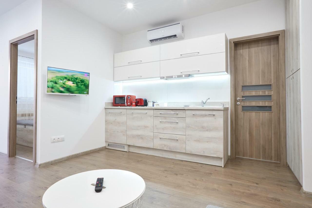Foter Apartman Ii. Villany Luaran gambar